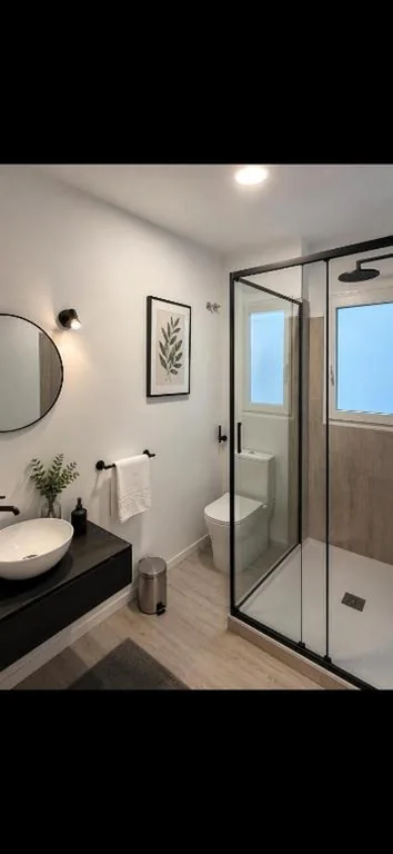 Tweepersoonskamer met eigen badkamer — H SENDA ReAL