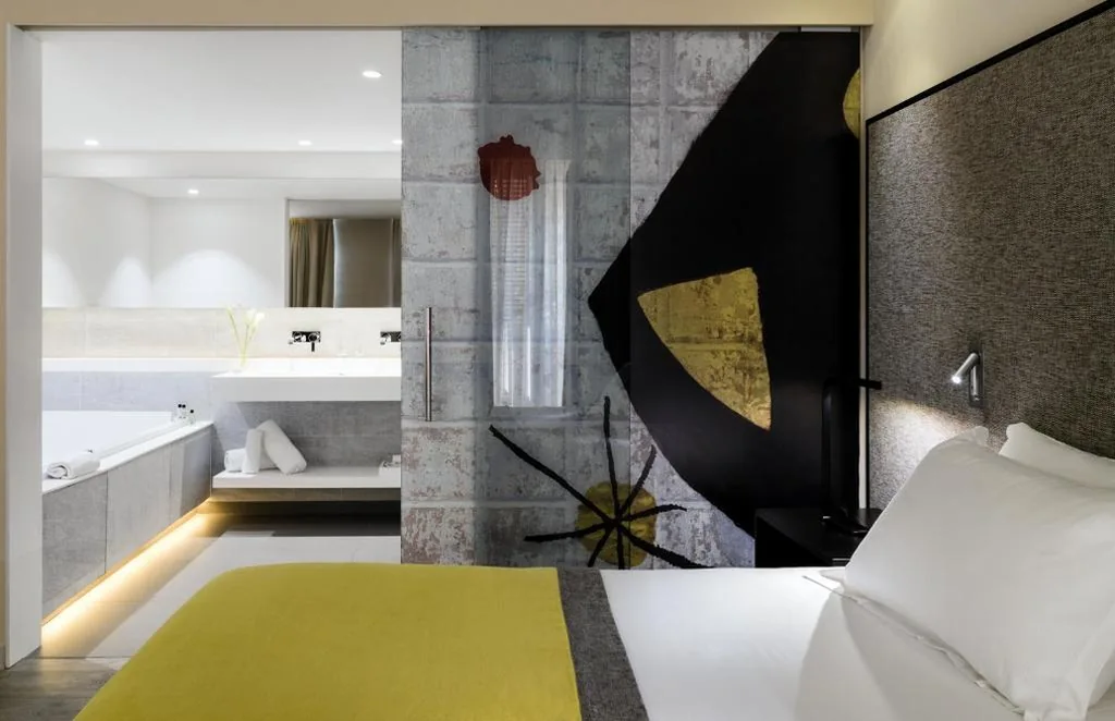 Suite Junior (3 adultos) — H10 Art Gallery 4* Sup
