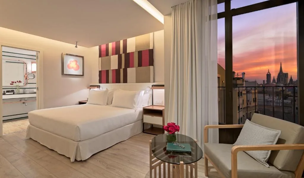 Suite con vista sulla città — H10 Cubik 4* Sup