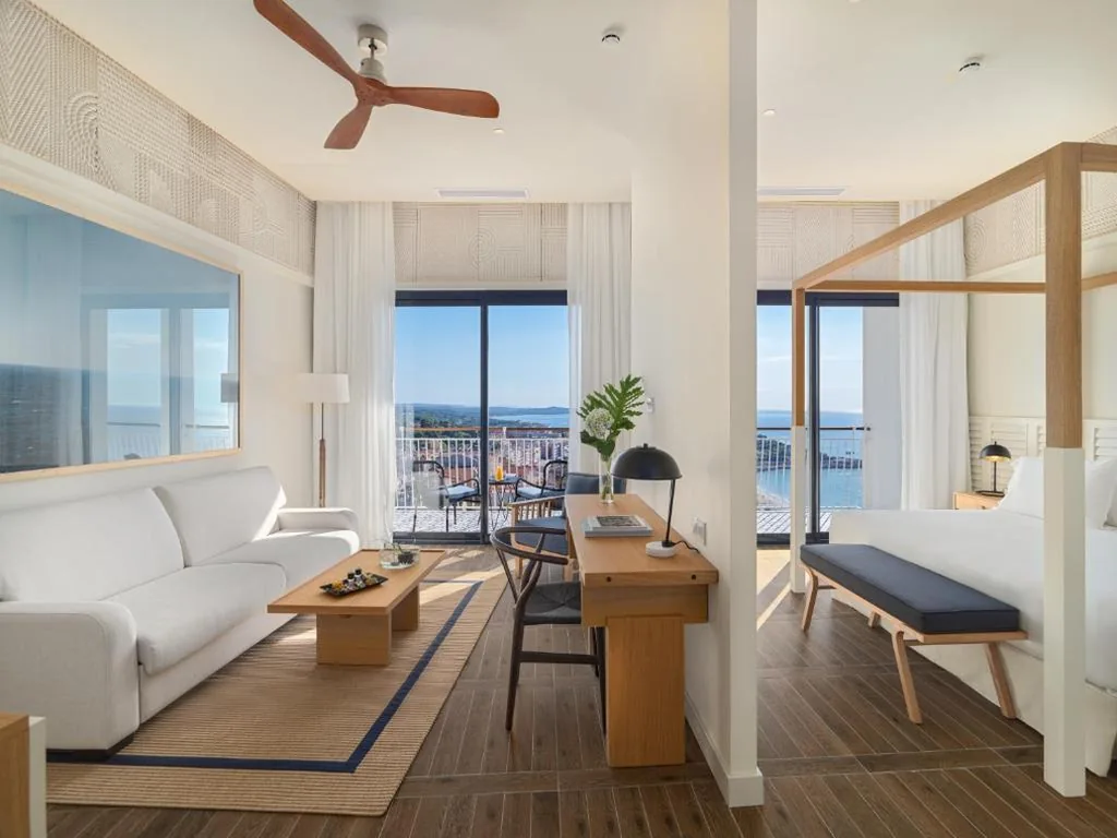 Suite Imperial (2 adultos) — H10 Imperial Tarraco 4 Sup