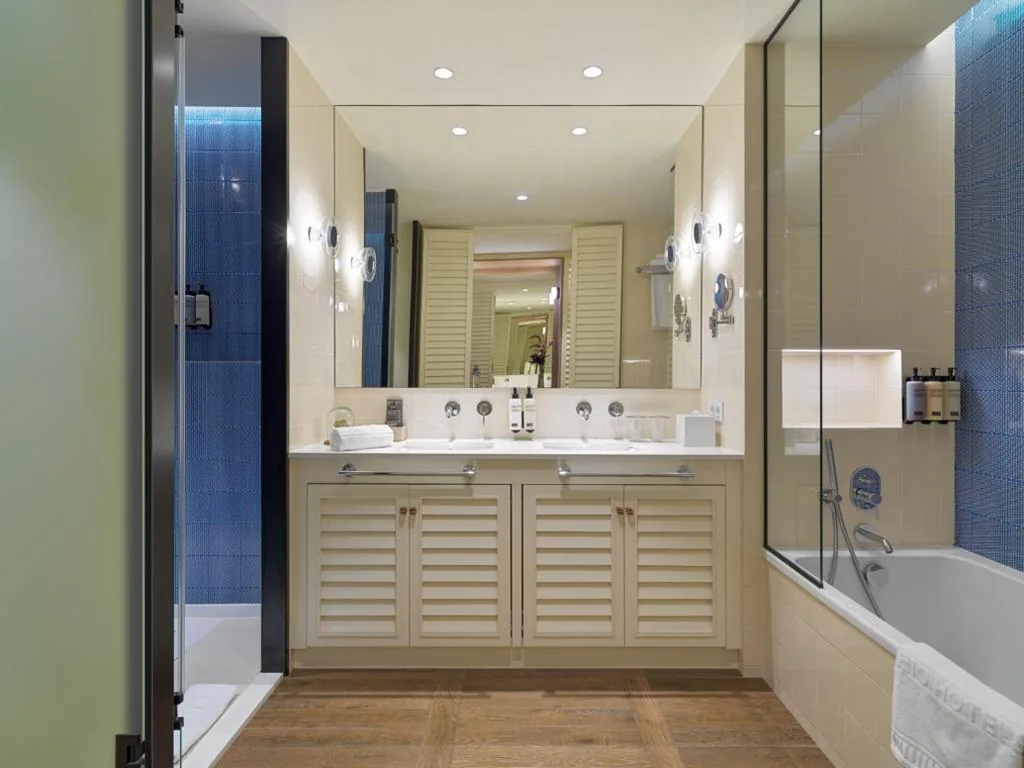 Suite Junior Mare (2 adultos + 1 niño de hasta 11 años) — H10 Imperial Tarraco 4 Sup
