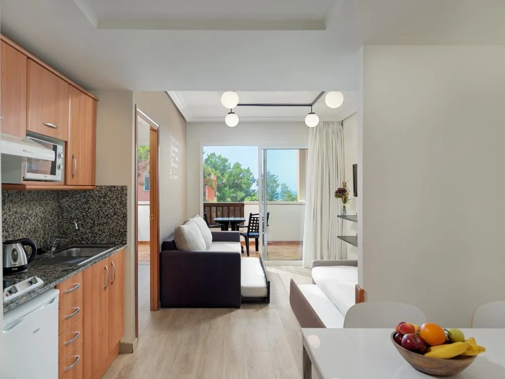 Apartment mit 1 Schlafzimmer (2 Erwachsene + 3 Kinder bis 10 Jahre) — H10 Mediterranean Village