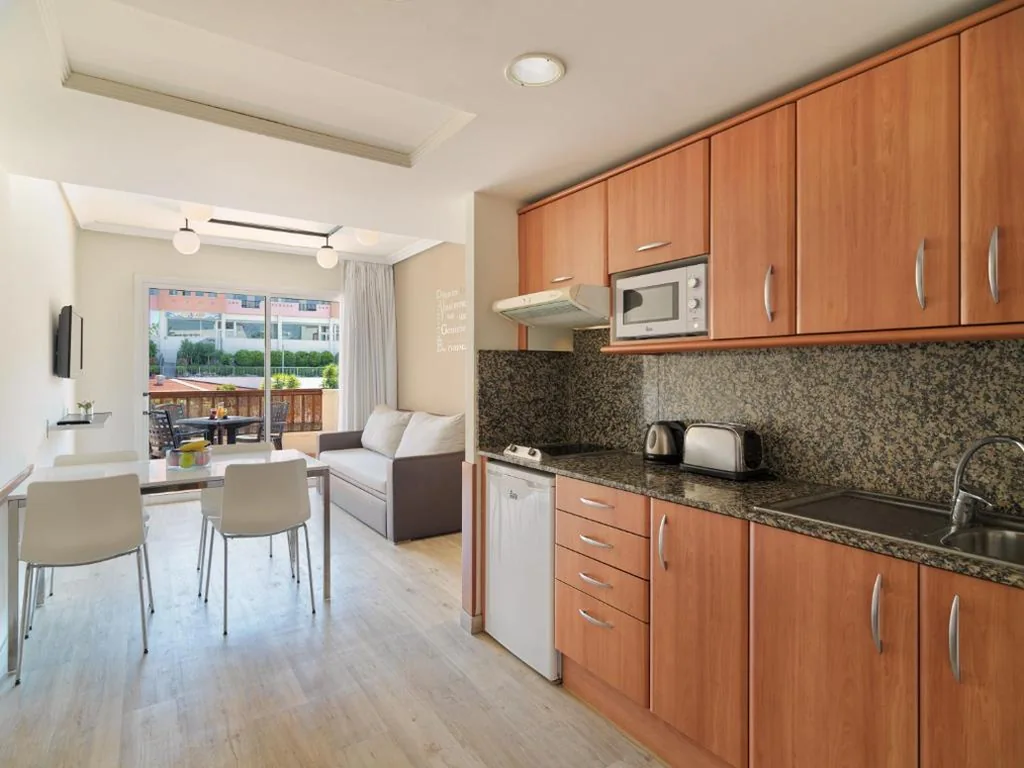 Apartment mit 2 Schlafzimmern (2 Erwachsene + 2 Kinder bis 10 Jahre) — H10 Mediterranean Village