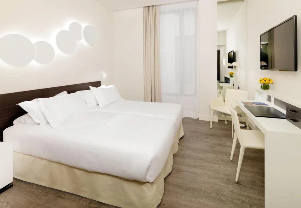 Classic Double Room - 1 or 2 Beds — H10 Port Vell 4* Sup
