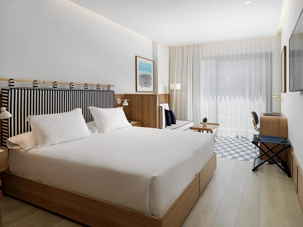 Quarto Clássico com terraço (2 adultos) — H10 Porto Poniente 4 Sup