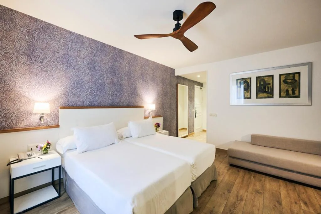 Quarto Triplo — H10 Raco del Pi Boutique hotel