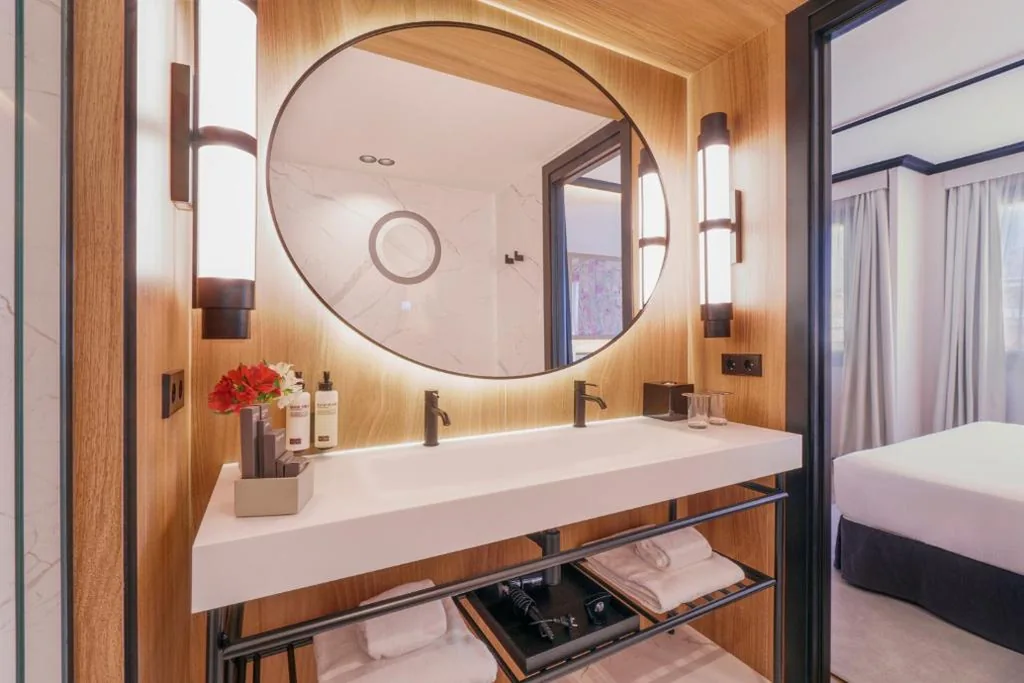 Camera doppia Executive con divano letto - 1 o 2 letti (2+1) — H10 Tribeca