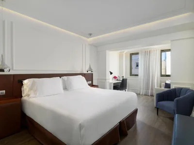 H10 Universitat — foto 2