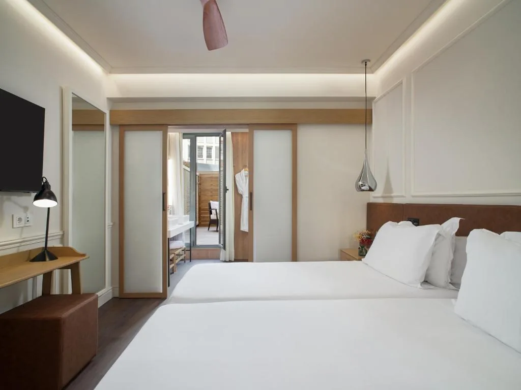 Habitación Clásica con terraza — H10 Universitat