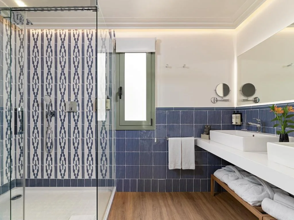 Suite Junior Familiar (2 adultos + 2 niños) — H10 Universitat