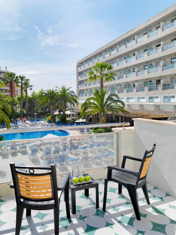Habitación Deluxe - 2 camas (3 adultos) — H10 Vintage Salou - Adults Only