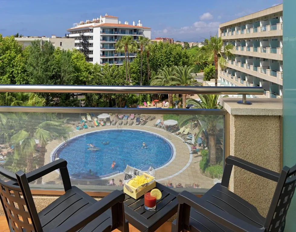 Habitación Doble con vistas a la piscina (1 adulto) - 1 o 2 camas — H10 Vintage Salou - Adults Only