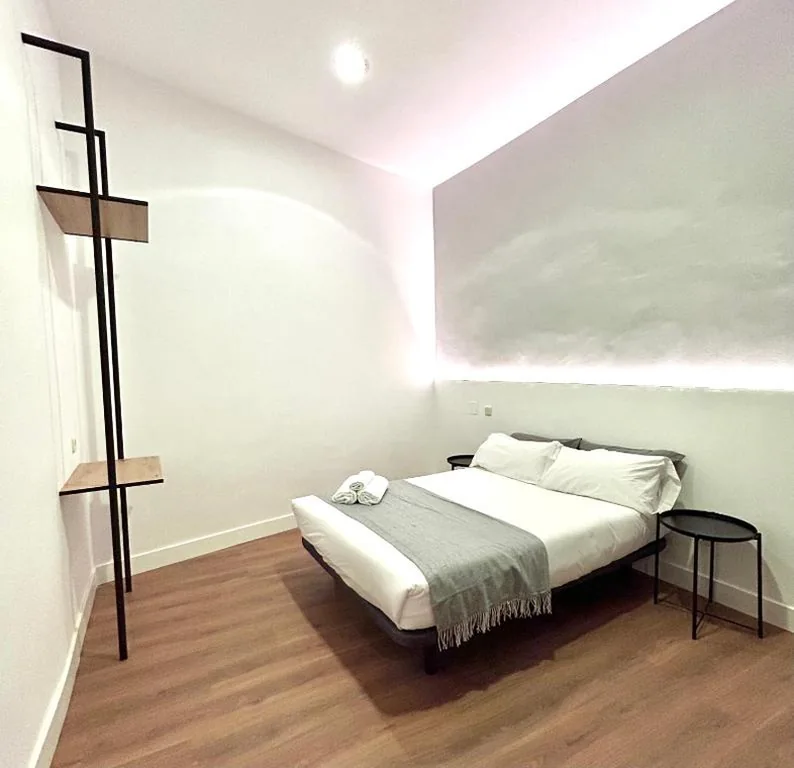 Camera doppia con bagno in comune — H21 Rooms