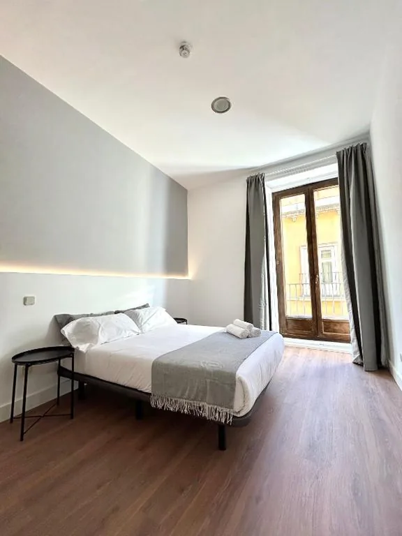 Camera doppia con bagno privato — H21 Rooms