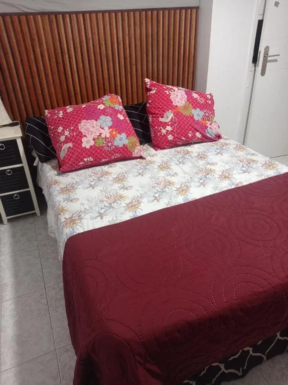 Habitación 1 en piso Compartido Familiar-Valencia