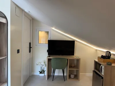 Habitación Buhardilla con Baño Privado y Acceso Autónomo , ideal para Descansar — photo 8