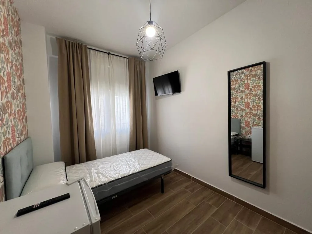 Habitación Individual Estándar con baño compartido — Habitación centro Almería