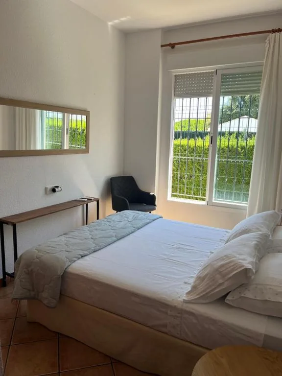 Habitación con baño Malva Piscina SOLO ADULTOS-EN CASA PRIVADA
