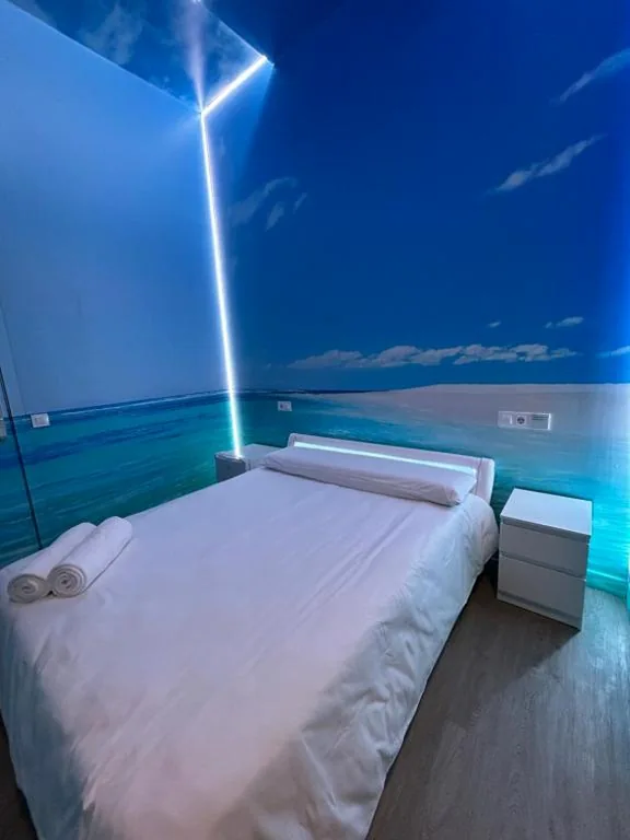 Habitación con cama grande — Habitacion con jacuzzi y baño privado