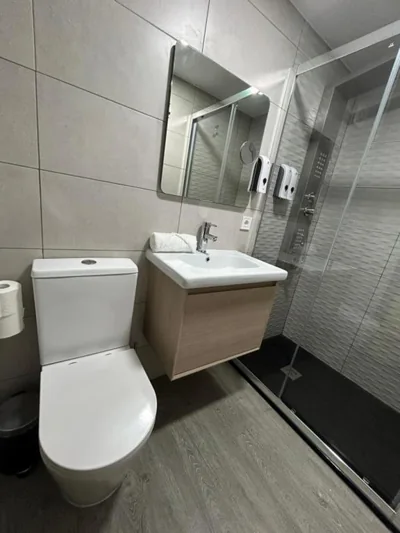 Habitacion con jacuzzi y baño privado — foto 6