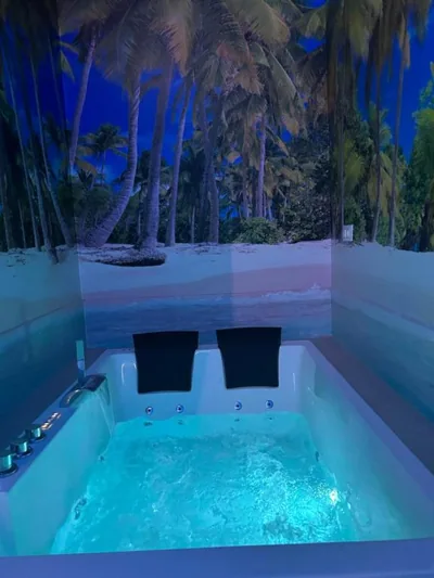 Habitacion con jacuzzi y baño privado — foto 9