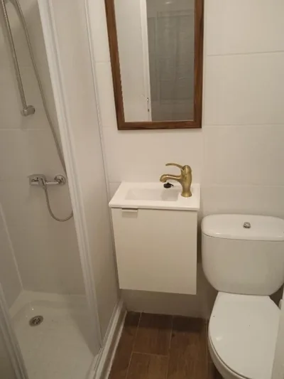 HABITACIÓN ECONÓMICA CON BAÑO PRIVADO EN PLENO CENTRO DE FIGUERES — foto 4