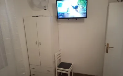 HABITACIÓN ECONÓMICA CON BAÑO PRIVADO EN PLENO CENTRO DE FIGUERES — foto 5