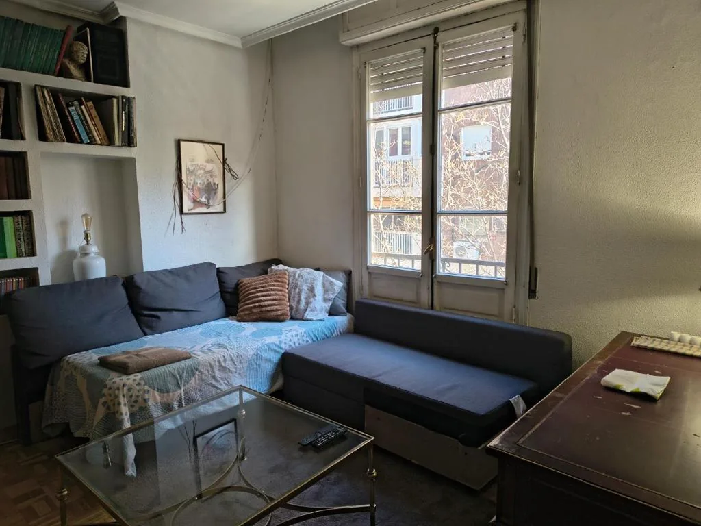 Chambre Individuelle avec terrasse — Habitación en casa compartida