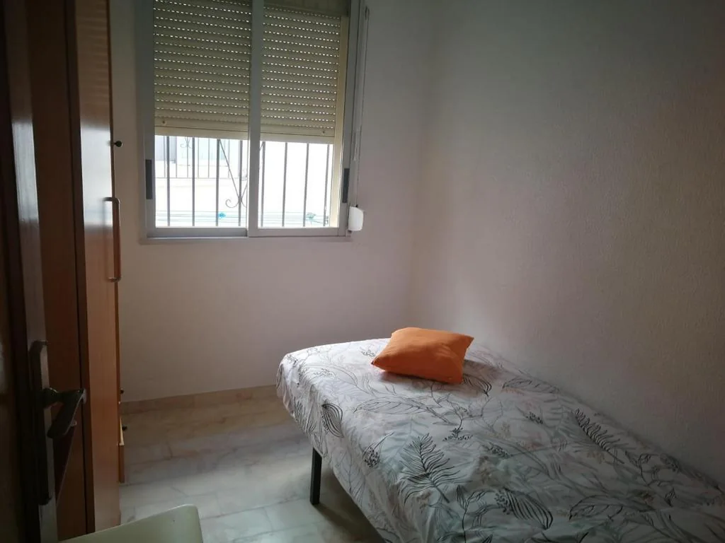 Camera Singola Economy — Habitacion en piso compartido No alojamiento turistico