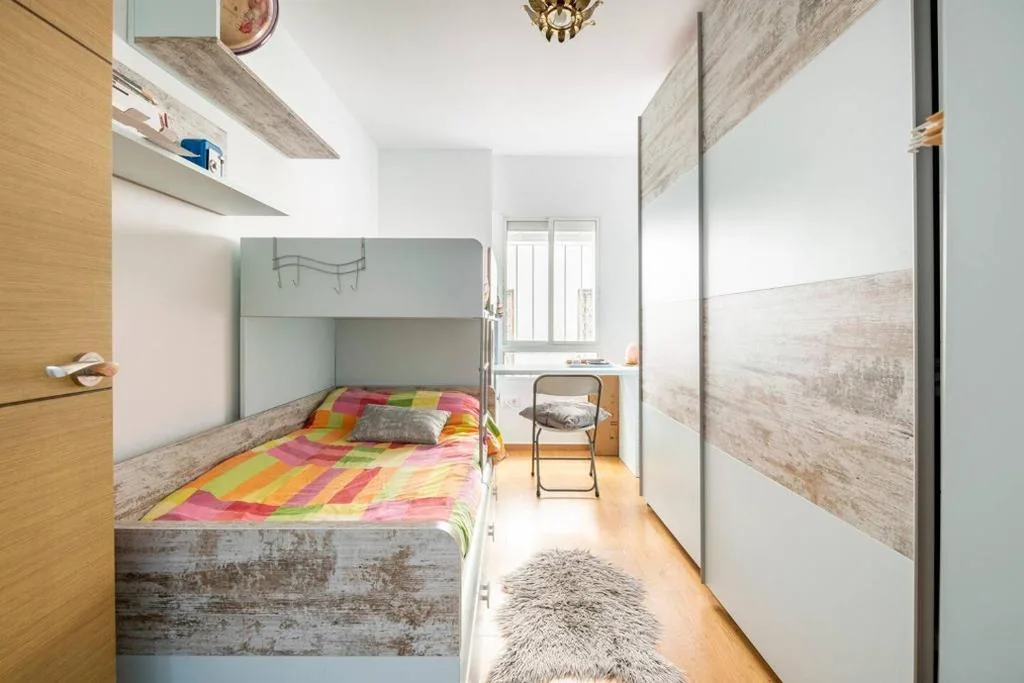 Tweepersoonskamer met gedeelde badkamer - 2 bedden — Habitación privada en apartamento de Alfonso