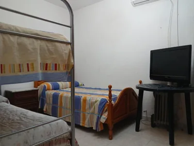 Habitacion Privada Triple con camas Individuales Toledo — photo 5