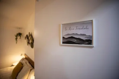 Habitación Roca Foradada en Casa Camí de les Aigües Monistrol de Montserrat — photo 9