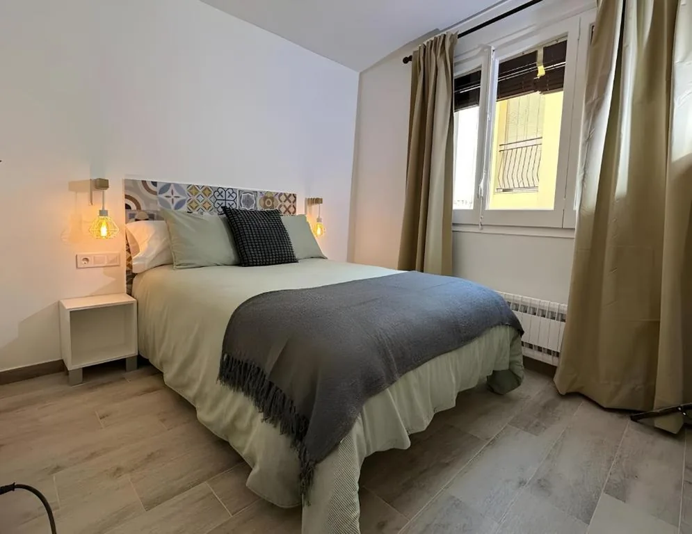 Camera doppia con bagno in comune — Habitación Sant Jeroni en Casa Camí de les Aigües Monistrol de Montserrat
