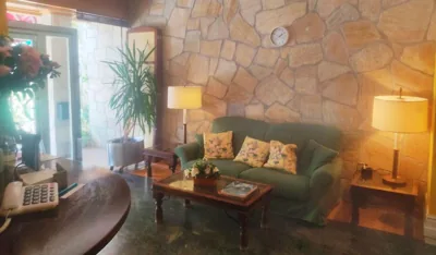 Habitación triple con bañera y terraza HOTEL SUITE MIOÑO — photo 11
