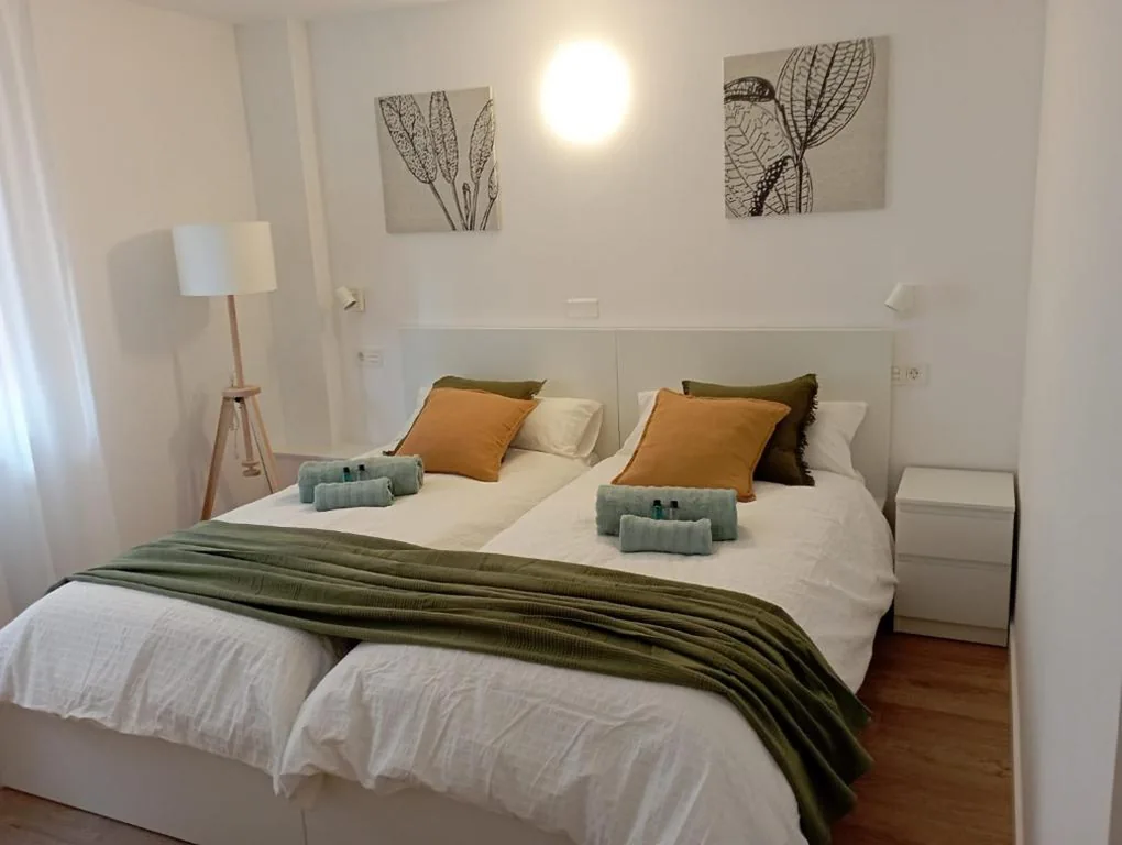 Doppelzimmer mit eigenem Bad – 2 Betten — Habitaciones Algodón con baño propio