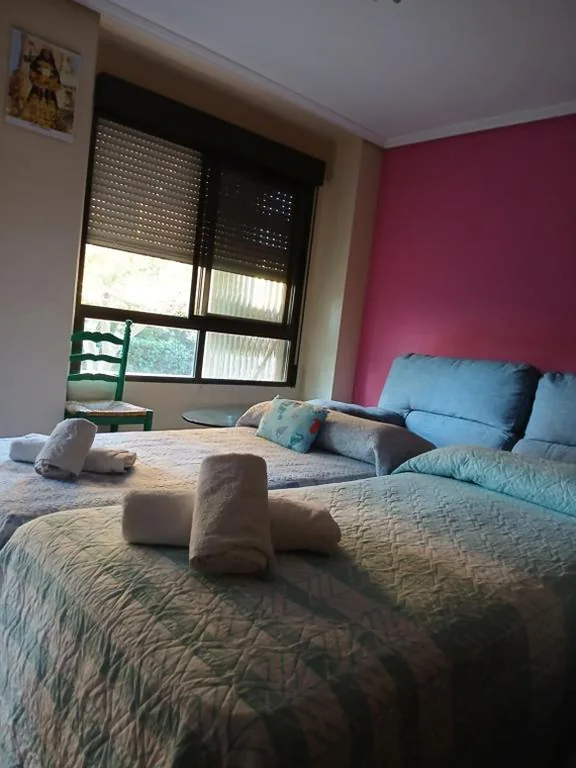 ベーシックトリプルルーム（共用バスルーム） — Habitaciones Castellon