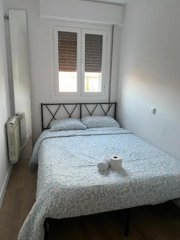 Chambre double Standard avec salle de bains commune — Habitaciones cerca al Estadio Metropolitano