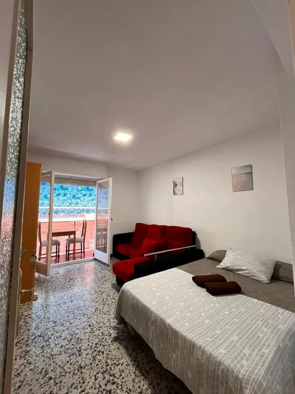 Double Room with Balcony — Habitaciones cerca del Castillo Santa Barbara