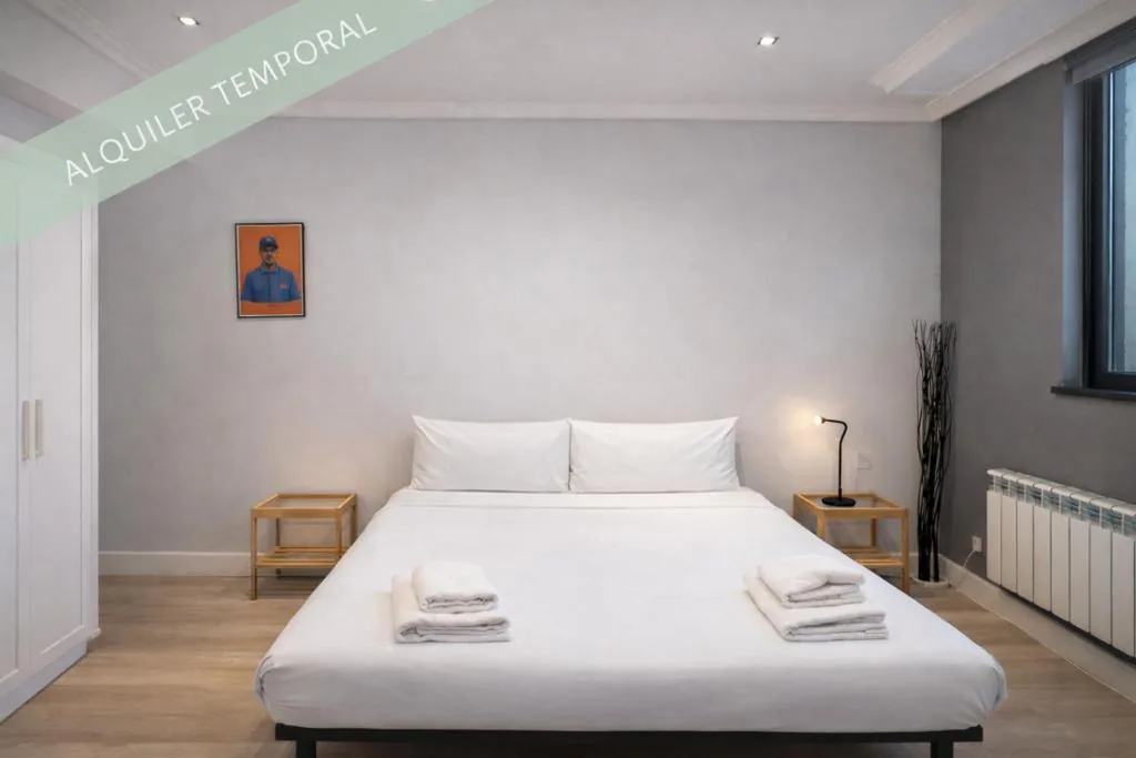 Quarto Duplo com casa de banho partilhada — Habitaciones con estilo y comodidad en el centro de Madrid
