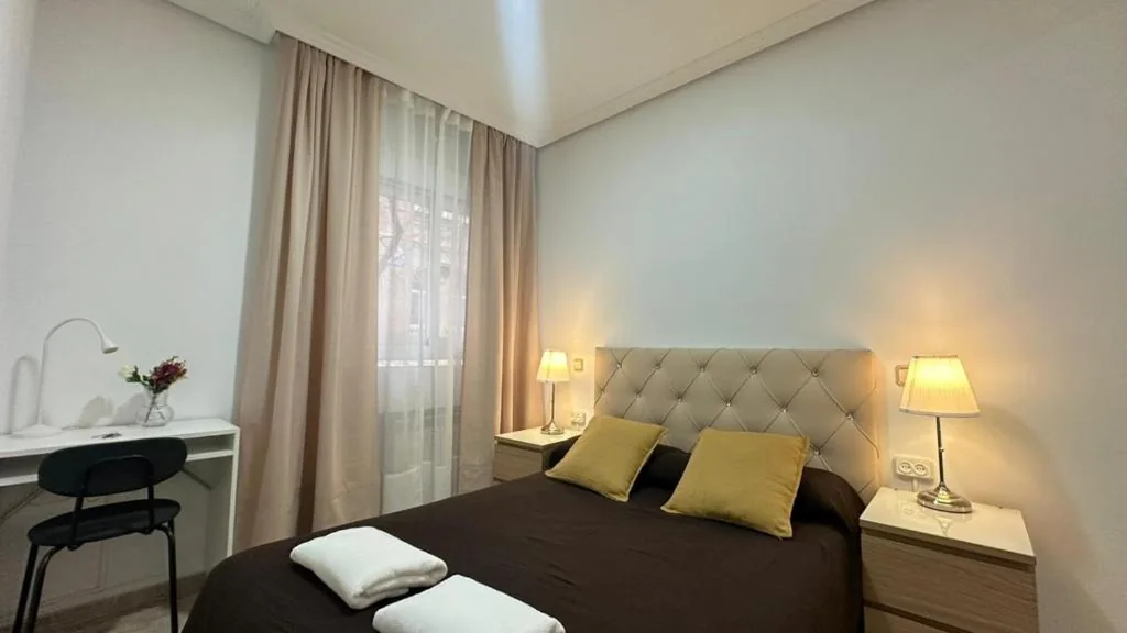Habitación Doble con baño compartido — Habitaciones Díaz