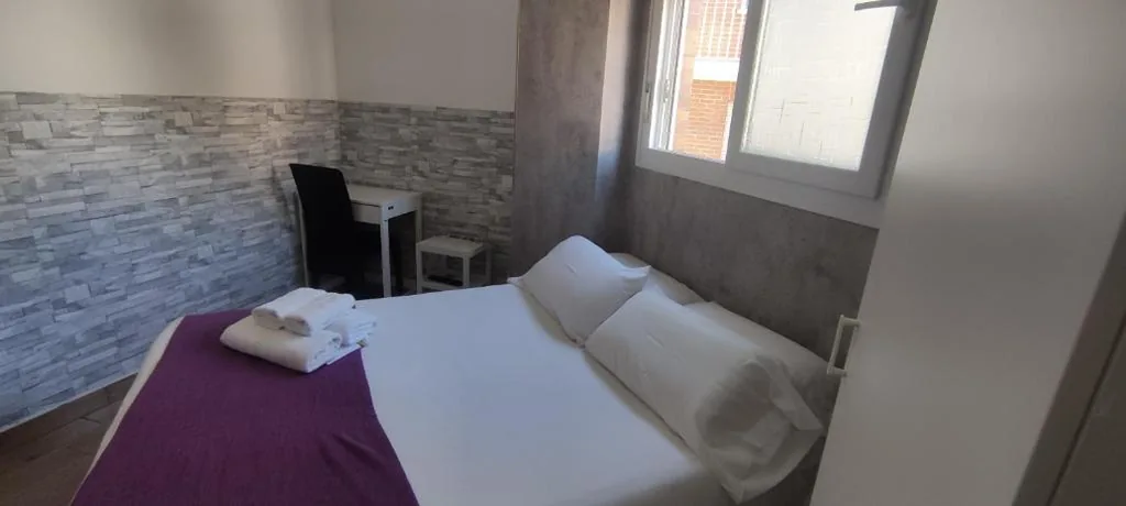 Double Room — Habitaciones El Escorial