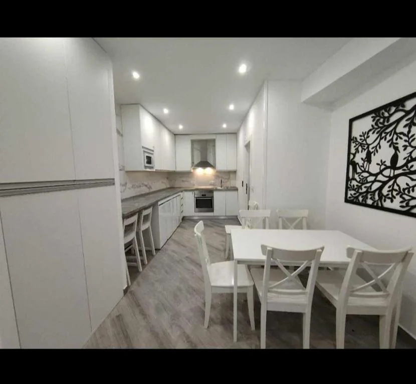 Habitación Doble Deluxe con balcón — Habitaciones El Olivo, Calidad y Reformardo