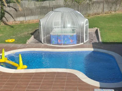 habitaciones en Chalet con piscina y jacuzzi en Madrid — Foto 3