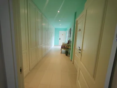 habitaciones en Chalet con piscina y jacuzzi en Madrid — Foto 11