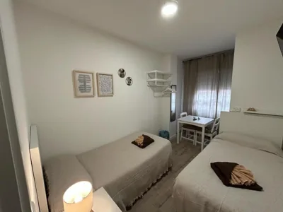 Habitaciones en Embajadores — foto 9