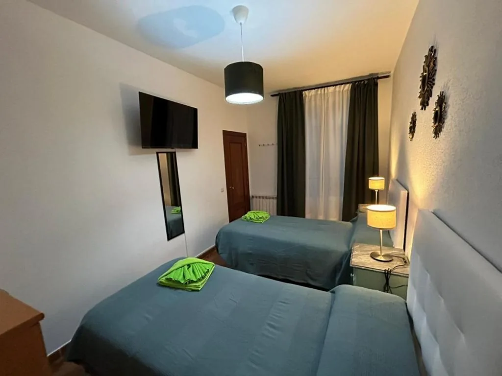 Habitación Doble - 2 camas — Habitaciones Figueroa