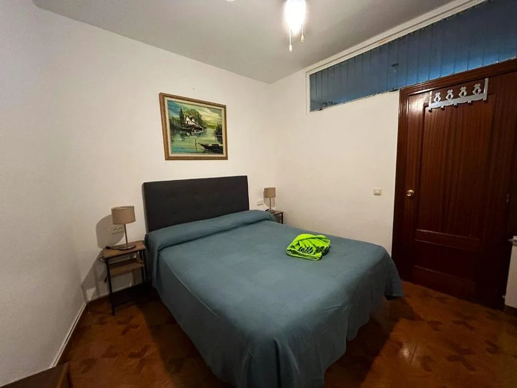 Habitación Doble con baño compartido — Habitaciones Figueroa