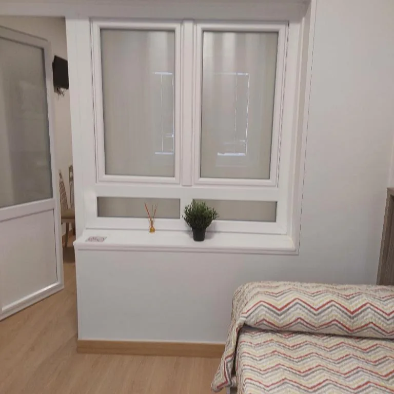 Camera Tripla Comfort con doccia — Habitaciones Javier LVI 0006