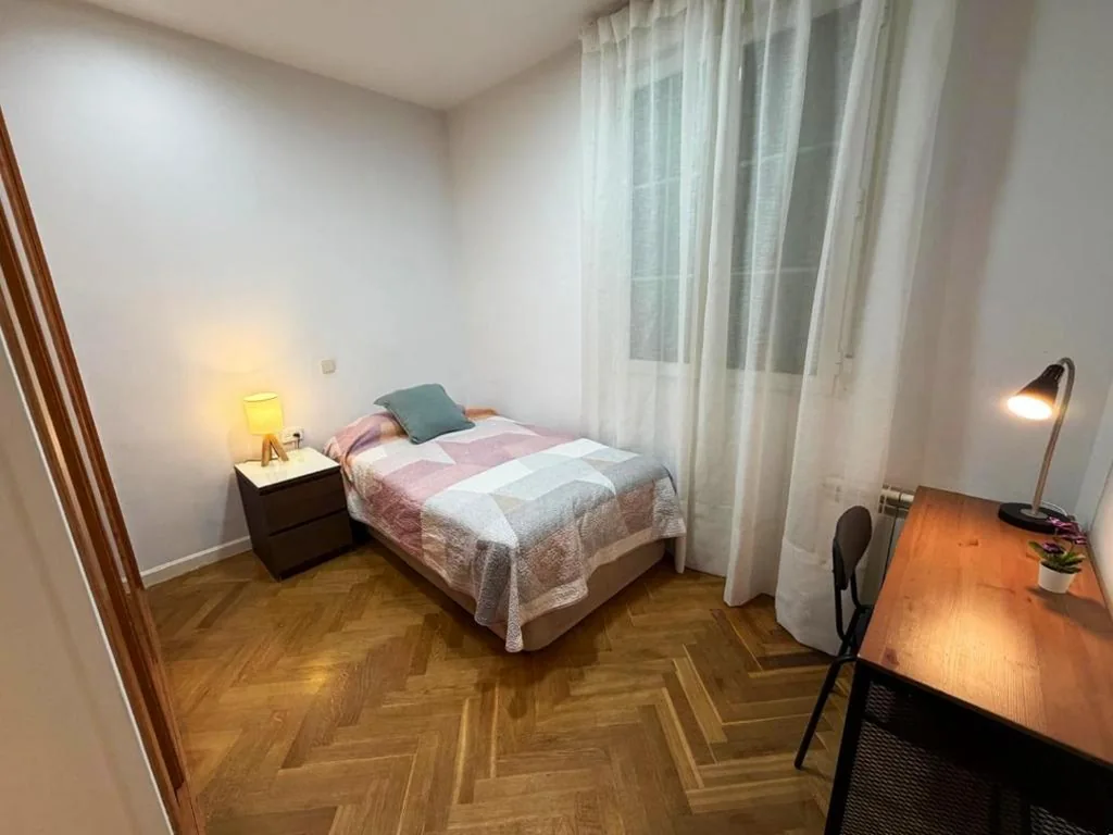 Camera singola standard con bagno in comune — Habitaciones Libertad