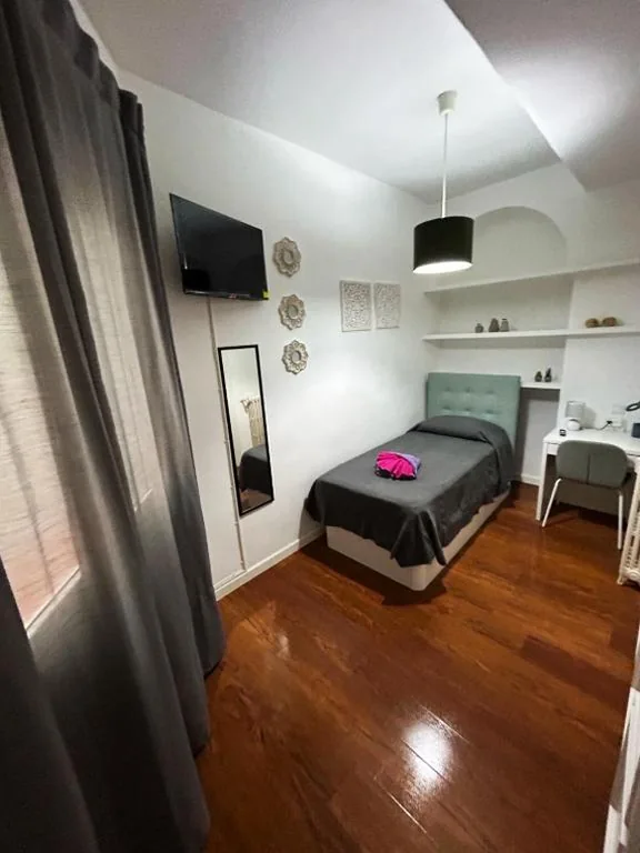 Habitación Individual con baño compartido — Habitaciones Magdalena